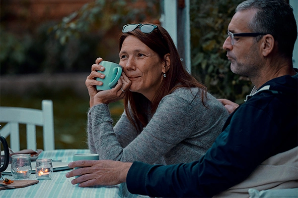 mand, kone, ægtepar, terrasse, pension, forsikring, sikkerhed, risiko, senior, seniorliv